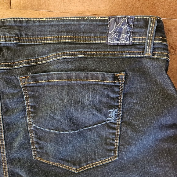 FADE TO BLUE Plus Size Women's Jeans - Size 3X (Size 22) - Picture 5 of 10